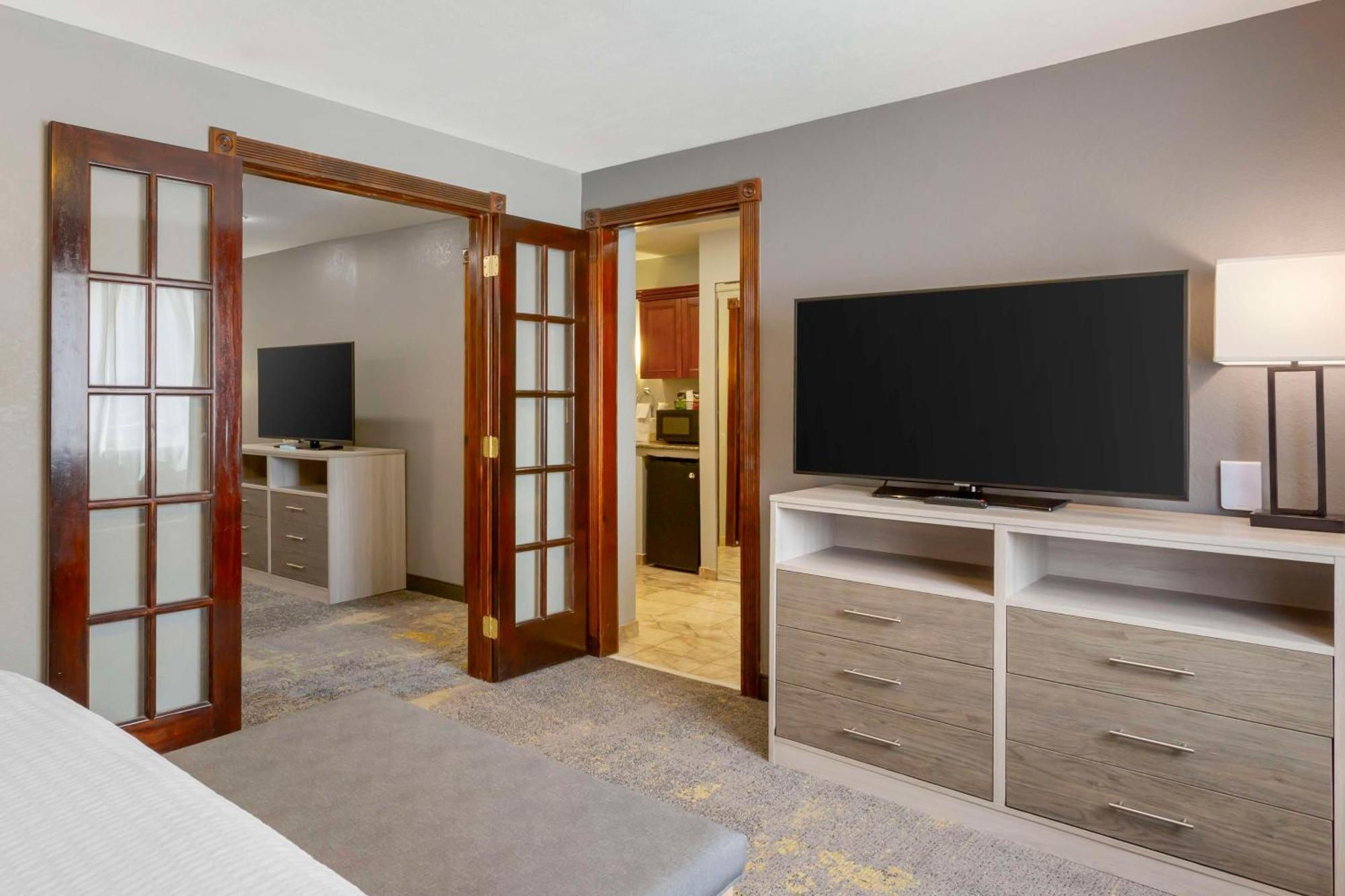 Best Western Plus Weston Inn Logan Zewnętrze zdjęcie
